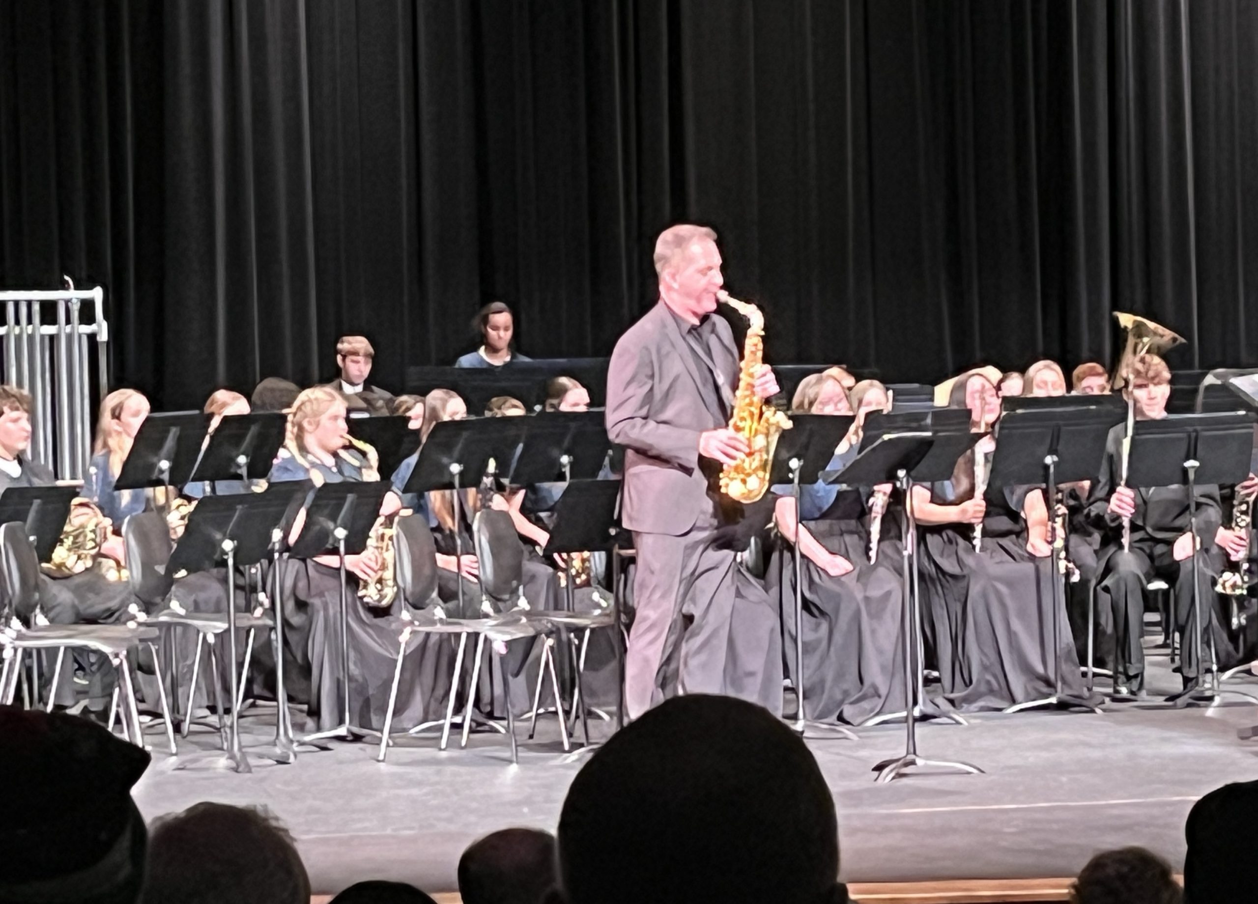 Christopher Creviston and Niskayuna HS Band Give Final Consortium Premiere of Saxophone Concerto
